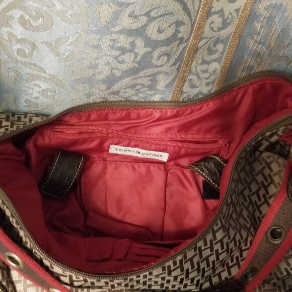 Authentic Monogram Tommy Hilfiger Purse. Red & Brown & Tan - Picture 2 of 4